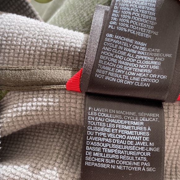 The North Face Men's Quarter-Zip pullover - Picture 6 of 6